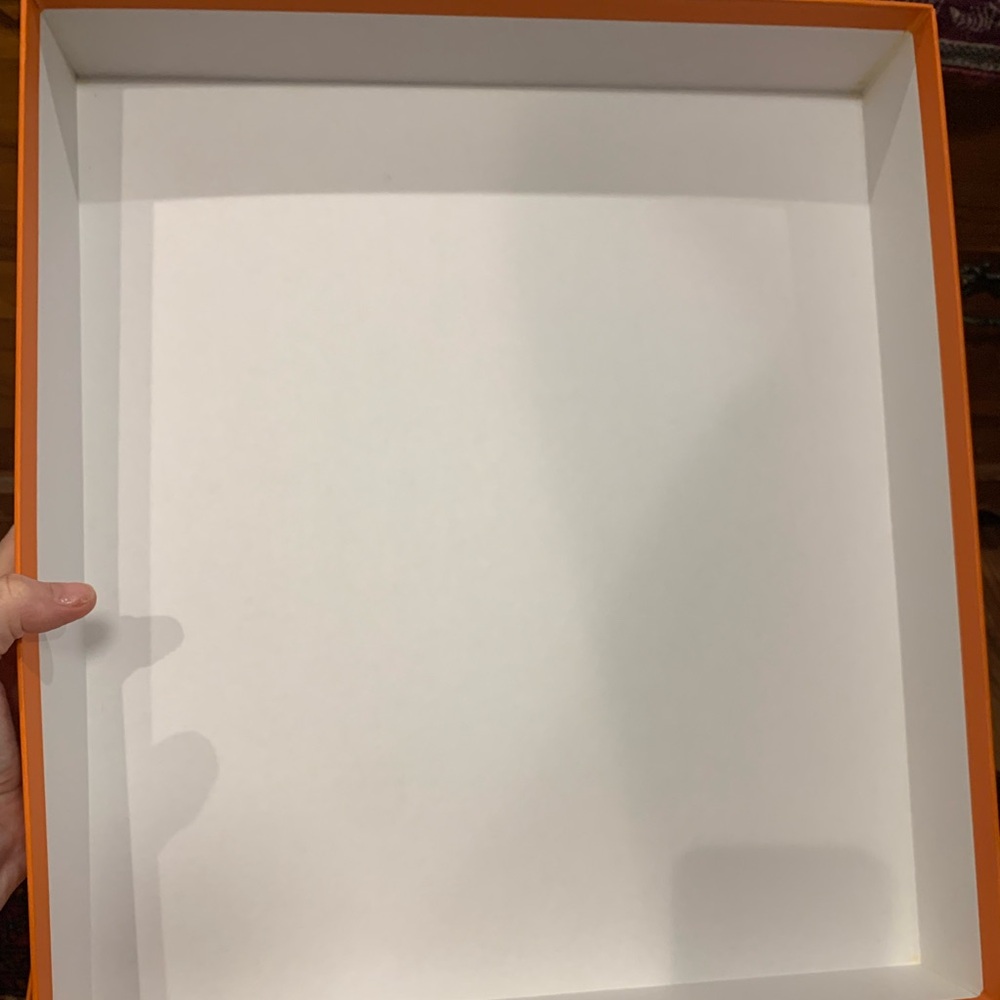 Box - Picture 7 of 8